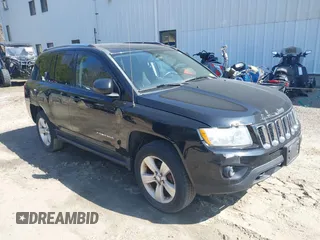 2012 Jeep Compass Latitude with VIN 1C4NJDEB2CD621760, listed as a IAAI auction lot 42123908 with 117,945 mi miles. Bid and sale history available at carsss.com. Image 1.