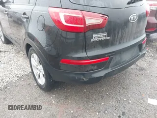 2011 Kia Sportage LX with VIN KNDPB3A25B7027733, listed as a IAAI auction lot 38570270 with 186,271 mi miles and . Bid and sale history available at carsss.com. Image 6.
