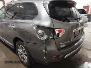 2015 Nissan Pathfinder SV with VIN 5N1AR2MM0FC662246, listed as a IAAI auction lot 41592969 with 156,382 mi miles. Bid and sale history available at carsss.com. Image 6.