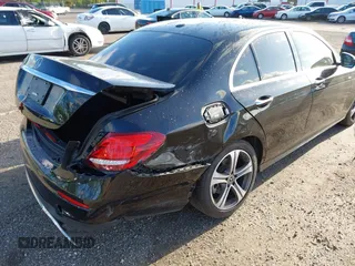 2018 Mercedes-Benz E-Class E 300 with VIN WDDZF4JB5JA474184, listed as a IAAI auction lot 41964703 with 32,278 mi miles. Bid and sale history available at carsss.com. Image 6.