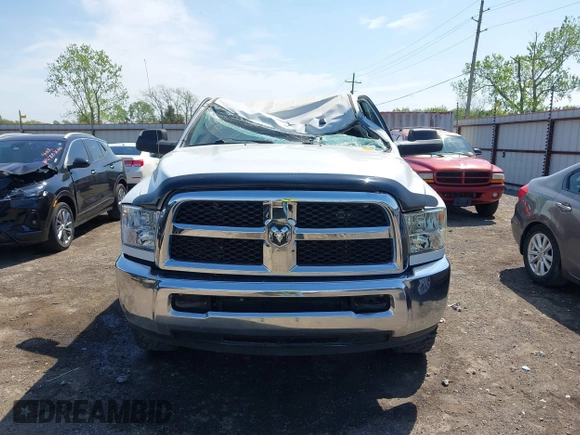 2013 Ram 2500 Tradesman z VIN 3C6UR5CL4DG529793, wystawiony jako IAAI lot #42029361 z przebiegiem 205 066 mil mil oraz . Historia ofert i sprzedaży dostępna na DreamBid. Obrazek 12.