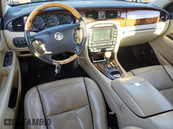 2009 Jaguar XJ VDP with VIN SAJWA82C19TH30903, listed as a Copart auction lot 84324914 with 92,312 mi miles and Clean Title. Bid and sale history available at carsss.com. Image 8.