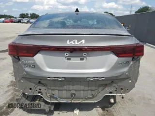 2022 Kia Forte GT-Line with VIN 3KPF54AD6NE430957, listed as a Copart auction lot 55073475 with 25,293 mi miles and Clean Title. Bid and sale history available at carsss.com. Image 6.