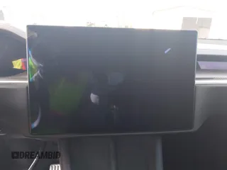 2022 Tesla Model X Plaid z VIN 7SAXCBE6XNF358023, wystawiony jako IAAI lot #41683857 z przebiegiem 42 821 mil mil oraz . Historia ofert i sprzedaży dostępna na DreamBid. Obrazek 19.