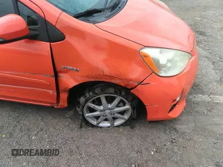 2013 Toyota Prius One z VIN JTDKDTB34D1033086, wystawiony jako IAAI lot #40364357 z przebiegiem 96 948 mil mil oraz . Historia ofert i sprzedaży dostępna na DreamBid. Obrazek 6.