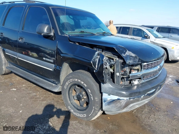 2002 Chevrolet Tahoe LT with VIN 1GNEC13Z02R203361, listed as a IAAI auction lot 41580885 with 349,050 mi miles. Bid and sale history available at carsss.com. Image 6.