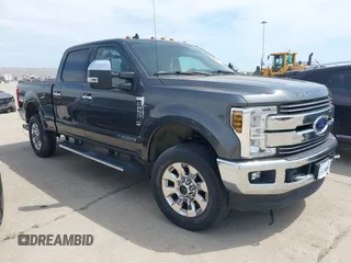2019 Ford F-250 XL z VIN 1FT7W2BT1KEG69559, wystawiony jako IAAI lot #37327070 z przebiegiem 75 189 mil mil oraz . Historia ofert i sprzedaży dostępna na DreamBid. Obrazek 1.