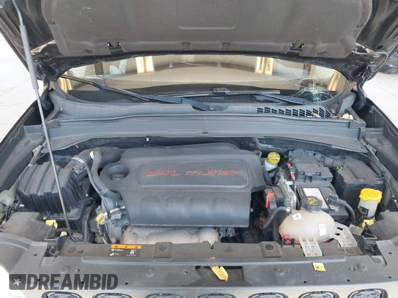 2017 Jeep Renegade Altitude with VIN ZACCJABB6HPG25765, listed as a IAAI auction lot 42374264 with 44,487 mi miles and . Bid and sale history available at DreamBid. Image 10.