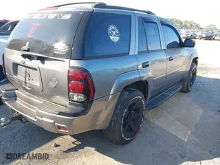 2008 Chevrolet TrailBlazer LT w/1LT with VIN 1GNDS13S882204731, listed as a IAAI auction lot 41702038 with 214,323 mi miles. Bid and sale history available at carsss.com. Image 4.