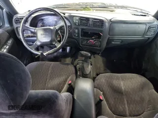 2000 GMC Jimmy SLE Convenience with VIN 1GKDT13W9Y2396240, listed as a Copart auction lot 64545613 with 192,773 mi miles and Salvage Title. Bid and sale history available at carsss.com. Image 8.