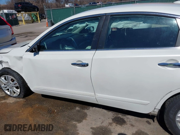 2014 Nissan Altima SV with VIN 1N4AL3AP1EN349712, listed as a IAAI auction lot 41826856 with 149,101 mi miles and . Bid and sale history available at carsss.com. Image 19.