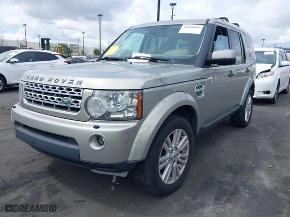 2011 Land Rover LR4 HSE with VIN SALAG2D49BA568133, listed as a IAAI auction lot 41860665 with NaN miles. Bid and sale history available at carsss.com. Image 2.