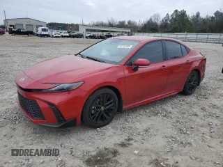 2025 Toyota Camry LE z VIN 4T1DAACK5SU104461, wystawiony jako Copart lot #45752485 z przebiegiem 7 075 mil mil oraz Szkoda całkowita • Salvage title. Historia ofert i sprzedaży dostępna na DreamBid. Obrazek 1.