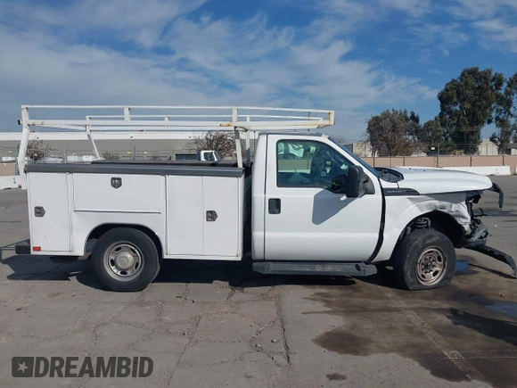 2016 Ford Super Duty F-250 SRW XL with VIN 1FDBF2A66GEC26011, listed as a IAAI auction lot 41383279 with 81,996 mi miles. Bid and sale history available at carsss.com. Image 13.