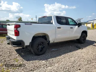 2022 Chevrolet Silverado 1500 Custom Trail Boss with VIN 3GCPDCEK5NG524097, listed as a Copart auction lot 68689454 with 71,110 mi miles and Salvage Title. Bid and sale history available at carsss.com. Image 3.