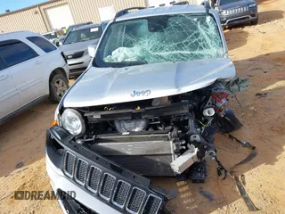 2021 Jeep Renegade Latitude with VIN ZACNJCBB6MPM80996, listed as a IAAI auction lot 41676526 with Not Provided miles. Bid and sale history available at carsss.com. Image 12.