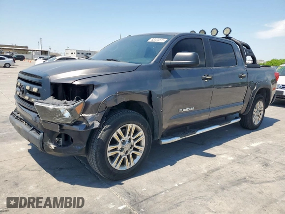 2013 Toyota Tundra z VIN 5TFEM5F16DX055332, wystawiony jako Copart lot #53103615 z przebiegiem 155 542 mil mil oraz Szkoda całkowita • Salvage title. Historia ofert i sprzedaży dostępna na DreamBid. Obrazek 1.