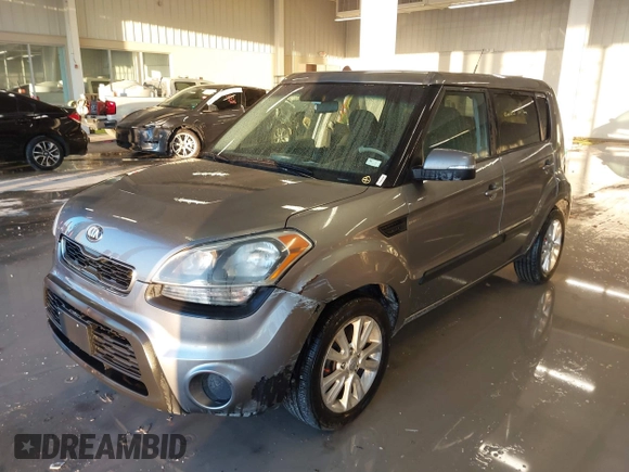 2013 Kia Soul ! with VIN KNDJT2A69D7609014, listed as a IAAI auction lot 41393337 with 259,707 mi miles. Bid and sale history available at carsss.com. Image 2.