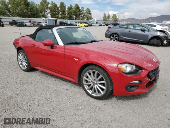 2017 FIAT 124 Spider Lusso z VIN JC1NFAEK5H0123760, wystawiony jako Copart lot #55865845 z przebiegiem 52 285 mil mil oraz Szkoda całkowita • Salvage title. Historia ofert i sprzedaży dostępna na DreamBid. Obrazek 4.