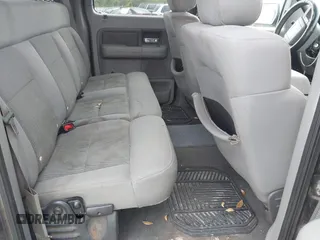 2004 Ford F-150 XLT with VIN 1FTRW12W64KC60197, listed as a IAAI auction lot 41952125 with 282,657 mi miles. Bid and sale history available at carsss.com. Image 8.