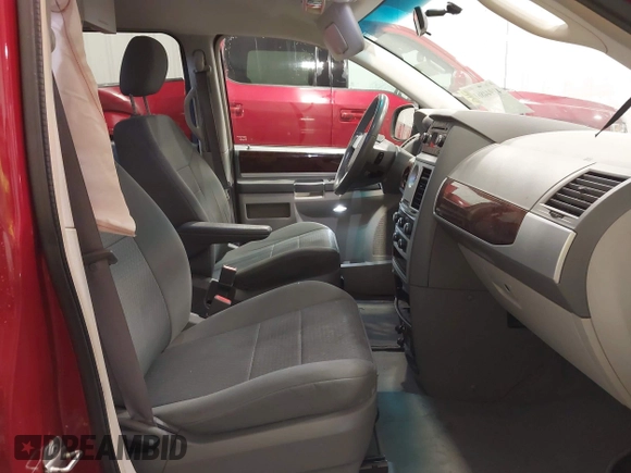 2010 Chrysler Town & Country Touring with VIN 2A4RR5D14AR212995, listed as a IAAI auction lot 41944861 with 264,784 mi miles. Bid and sale history available at carsss.com. Image 5.