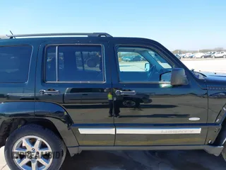 2012 Jeep Liberty Sport Latitude z VIN 1C4PJMAK7CW192375, wystawiony jako IAAI lot #41639506 z przebiegiem 123 248 mil mil oraz . Historia ofert i sprzedaży dostępna na DreamBid. Obrazek 13.