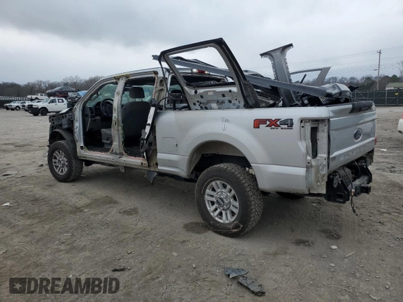 2018 Ford Super Duty F-250 SRW XL with VIN 1FT7W2B69JEC55051, listed as a Copart auction lot 44015115 with 73,111 mi miles and Salvage Title. Bid and sale history available at carsss.com. Image 2.