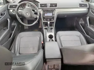2014 Volkswagen Passat SE z VIN 1VWBN7A38EC076113, wystawiony jako Copart lot #64878365 z przebiegiem 162 833 mil mil oraz Czysty tytuł • Clean title. Historia ofert i sprzedaży dostępna na DreamBid. Obrazek 8.