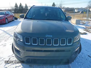 2018 Jeep Compass Latitude with VIN 3C4NJDBB6JT366543, listed as a IAAI auction lot 41553049 with 123,251 mi miles. Bid and sale history available at carsss.com. Image 12.