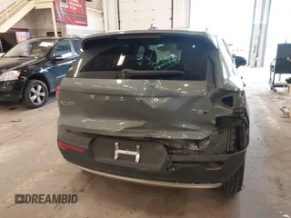 2021 Volvo XC40 Momentum z VIN YV4162UK3M2416447, wystawiony jako IAAI lot #41923981 z przebiegiem 28 654 mil mil oraz . Historia ofert i sprzedaży dostępna na DreamBid. Obrazek 18.
