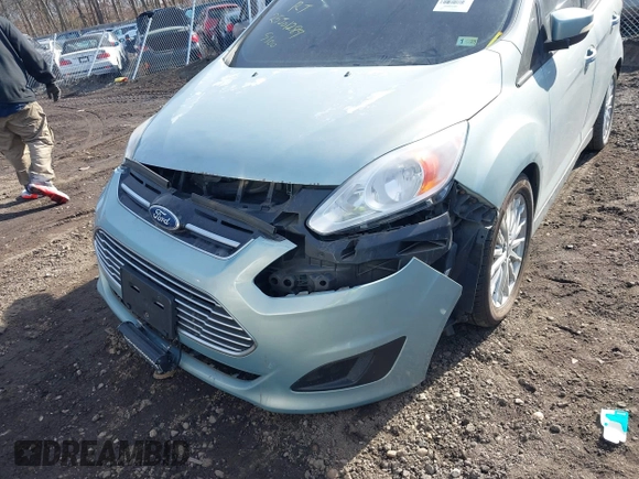 2013 Ford C-Max SE with VIN 1FADP5AU7DL557350, listed as a IAAI auction lot 41518831 with Not Provided miles. Bid and sale history available at carsss.com. Image 6.