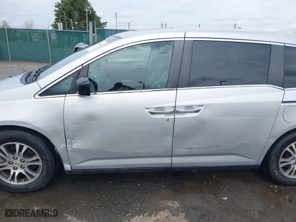 2011 Honda Odyssey EX-L with VIN 5FNRL5H69BB031983, listed as a IAAI auction lot 41947443 with 148,111 mi miles. Bid and sale history available at carsss.com. Image 17.