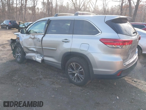 2018 Toyota Highlander LE with VIN 5TDBZRFH7JS839416, listed as a IAAI auction lot 41903167 with 97,420 mi miles and . Bid and sale history available at DreamBid. Image 3.