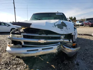 2002 Chevrolet Suburban LS with VIN 3GNEC16Z52G312149, listed as a Copart auction lot 43141635 with 273,544 mi miles and Salvage Title. Bid and sale history available at carsss.com. Image 5.