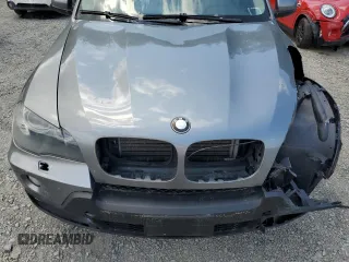 2008 BMW X5 3.0si z VIN 5UXFE43538L034968, wystawiony jako Copart lot #58065825 z przebiegiem 117 028 mil mil oraz Szkoda całkowita • Salvage title. Historia ofert i sprzedaży dostępna na DreamBid. Obrazek 11.
