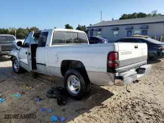 2000 Dodge Ram 1500 with VIN 3B7HC13Z1YG158901, listed as a Copart auction lot 75700554 with 0 mi miles and Non Repairable. Bid and sale history available at carsss.com. Image 2.