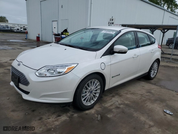2015 Ford Focus Electric with VIN 1FADP3R46FL288088, listed as a Copart auction lot 51020475 with NaN miles and Clean Title. Bid and sale history available at carsss.com. Image 1.