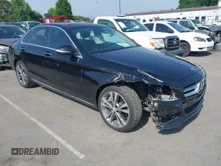 2017 Mercedes-Benz C 300 z VIN 55SWF4JB4HU194138, wystawiony jako IAAI lot #42264358 z przebiegiem 154 509 mil mil oraz . Historia ofert i sprzedaży dostępna na DreamBid. Obrazek 1.