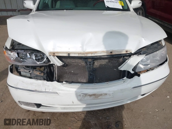 2007 Hyundai Azera SE with VIN KMHFC46F07A139369, listed as a IAAI auction lot 41999327 with 145,827 mi miles and . Bid and sale history available at DreamBid. Image 6.