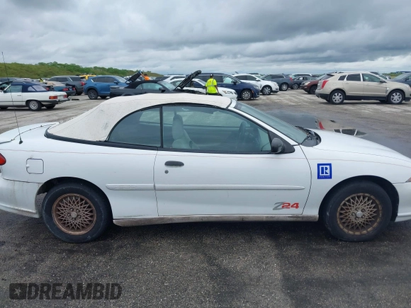 1998 Chevrolet Cavalier Z24 with VIN 4G1JF32T5WB900084, listed as a IAAI auction lot 40502402 with 0 mi miles. Bid and sale history available at carsss.com. Image 12.