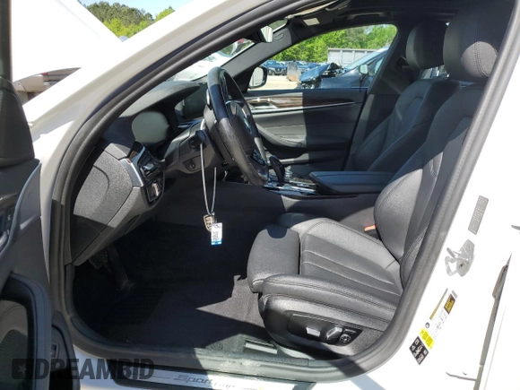 2020 BMW 5 Series 530i xDrive z VIN WBAJR7C08LCD67648, wystawiony jako Copart lot #51497075 z przebiegiem 64 346 mil mil oraz Szkoda całkowita • Salvage title. Historia ofert i sprzedaży dostępna na DreamBid. Obrazek 7.
