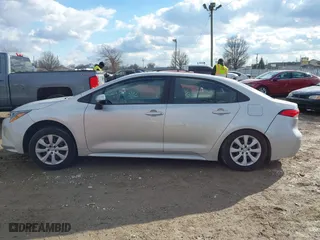 2022 Toyota Corolla LE with VIN 5YFEPMAE3NP297460, listed as a IAAI auction lot 41688004 with 69,250 mi miles. Bid and sale history available at carsss.com. Image 15.