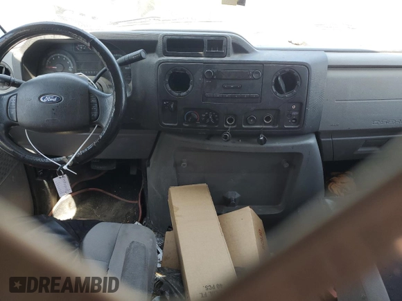 2014 Ford Econoline Cargo Commercial z VIN 1FTNE2EW5EDA69248, wystawiony jako Copart lot #59980865 z przebiegiem 198 051 mil mil oraz Czysty tytuł • Clean title. Historia ofert i sprzedaży dostępna na DreamBid. Obrazek 8.