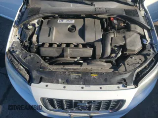 2008 Volvo V70 with VIN YV1BW982581020102, listed as a Copart auction lot 42049555 with 137,098 mi miles and Salvage Title. Bid and sale history available at DreamBid. Image 12.