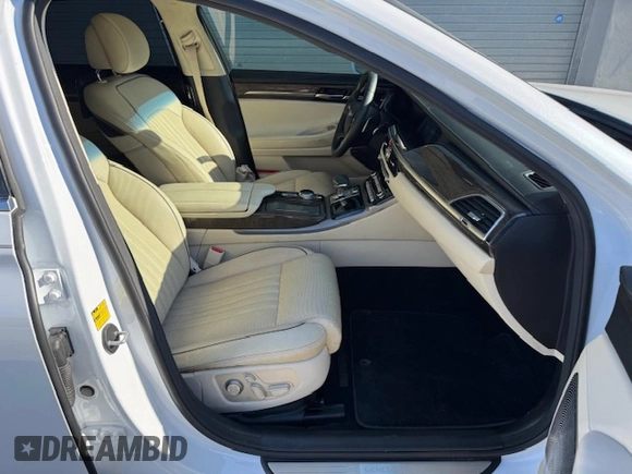 2019 Genesis G90 z VIN KMTF54JH1KU054539, wystawiony jako Copart lot #53653765 z przebiegiem 27 024 mil mil oraz Nie do naprawy • Non repairable. Historia ofert i sprzedaży dostępna na DreamBid. Obrazek 7.