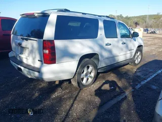 2007 Chevrolet Suburban LT with VIN 3GNFC160X7G298486, listed as a IAAI auction lot 41494944 with 348,108 mi miles and . Bid and sale history available at DreamBid. Image 4.