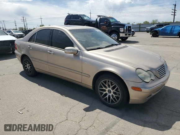 2001 Mercedes-Benz C 320 with VIN WDBRF64J31F021286, listed as a Copart auction lot 54145865 with 189,930 mi miles and Salvage Title. Bid and sale history available at DreamBid. Image 4.