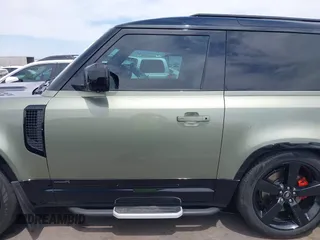 2021 Land Rover Defender z VIN SALEX6RU9M2052319, wystawiony jako IAAI lot #42378394 z przebiegiem 30 822 mil mil oraz . Historia ofert i sprzedaży dostępna na DreamBid. Obrazek 14.