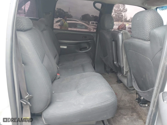 2003 Chevrolet Avalanche with VIN 3GNEC13T53G324092, listed as a IAAI auction lot 42041159 with 313,780 mi miles. Bid and sale history available at carsss.com. Image 8.