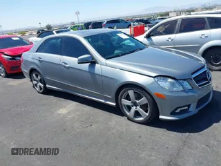 2010 Mercedes-Benz E-Class E 350 Luxury with VIN WDDHF5GBXAA022398, listed as a IAAI auction lot 42011533 with 167,763 mi miles. Bid and sale history available at carsss.com. Image 1.